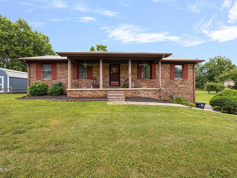 1st image of 303 Cloverleaf Ct