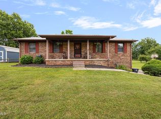 303 Cloverleaf Ct, Mt Carmel, TN 37645