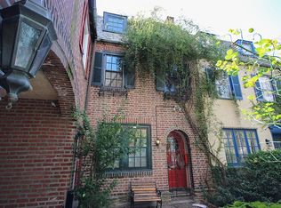 2126 Saint James St, Philadelphia, PA 19103