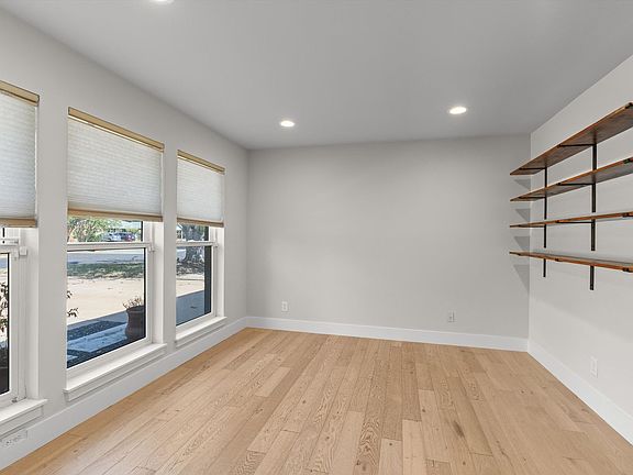 4th image of 5405 Fairmont Cir