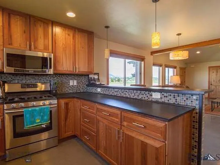 4020 Annie St — Photo 11