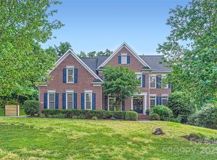 2215 Maycroft Dr, Charlotte, NC 28262
