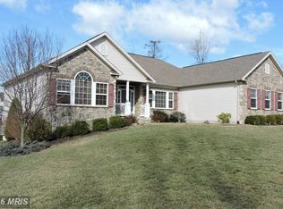 49 Glory Ln, Falling Waters, WV 25419