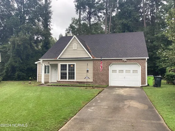 3105 Macon Court, New Bern, NC 28562