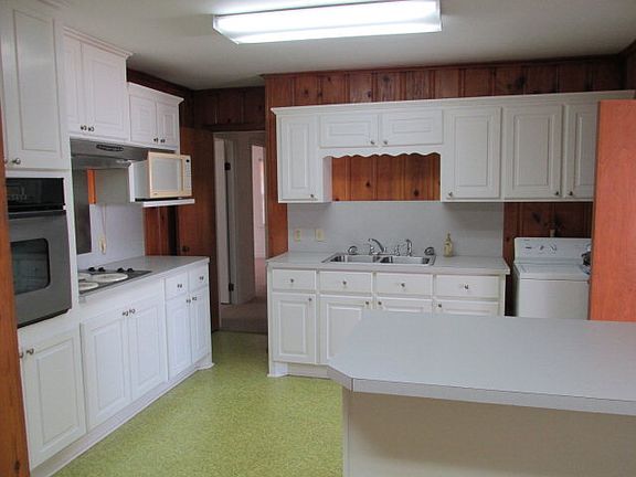 5th image of 1449 Tampa St