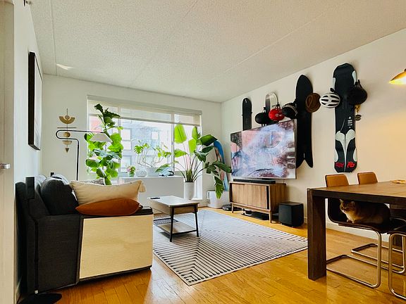 5th image of 555 W 23rd St APT N10e