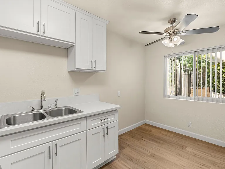 Briarwood Apartments - Riverside, CA — Photo 19