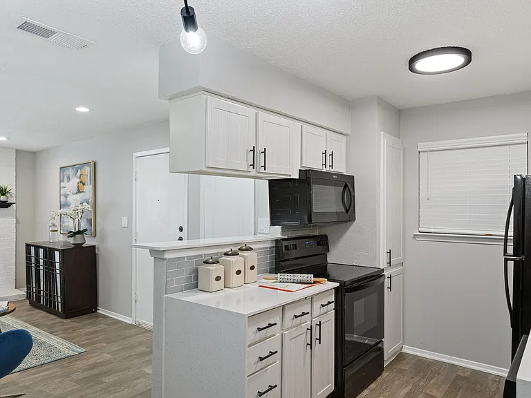 The Savoy Apartments — Photo 5