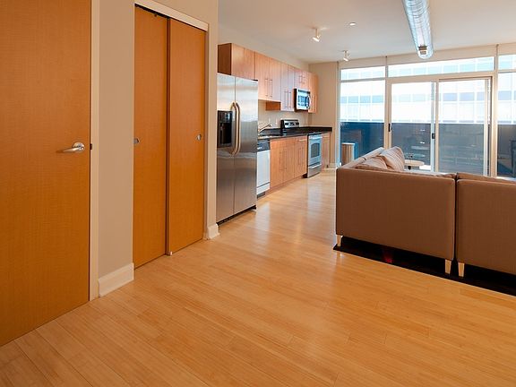 5th image of 100 E Gay St Unit 601