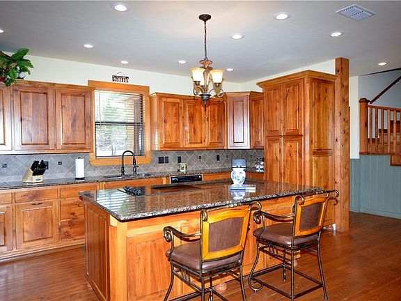 4th image of 161 King Kent Ct
