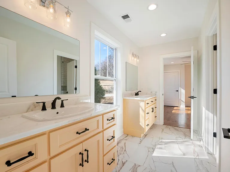 100 Gilbert Rd — Photo 12