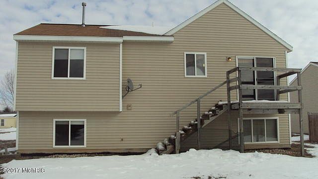 2nd image of 670 Locust St