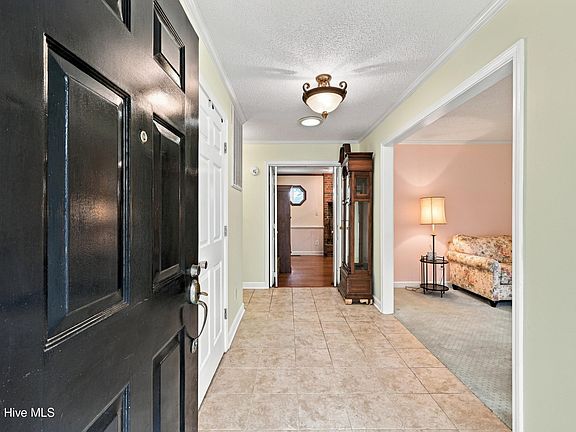 4th image of 715 Plantation Drive