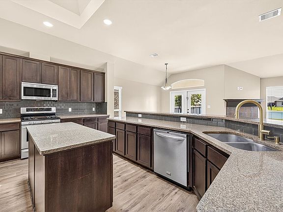 4th image of 7509 Vaquero Dr
