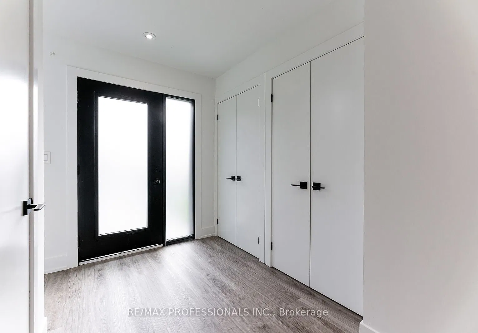 3 bed, $3,300 — Photo 2