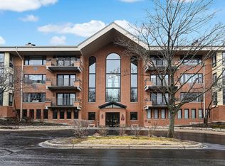 3525 S Cass Ct Unit 515, Oak Brook, IL 60523