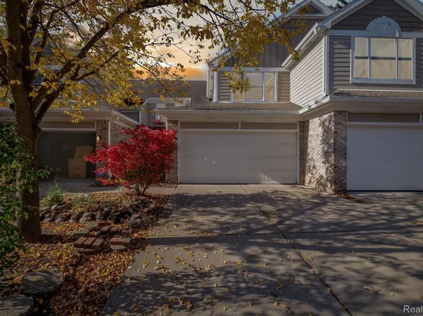 2432 Mulberry Ct, Ann Arbor, MI 48104