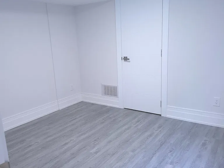 4 Porter Cres #BASEMENT — Photo 17