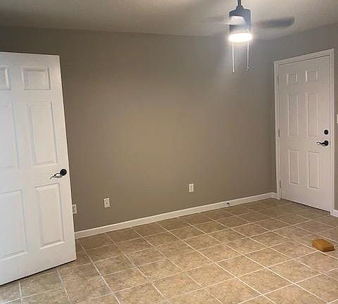 5th image of 3125 Vernon St APT 6
