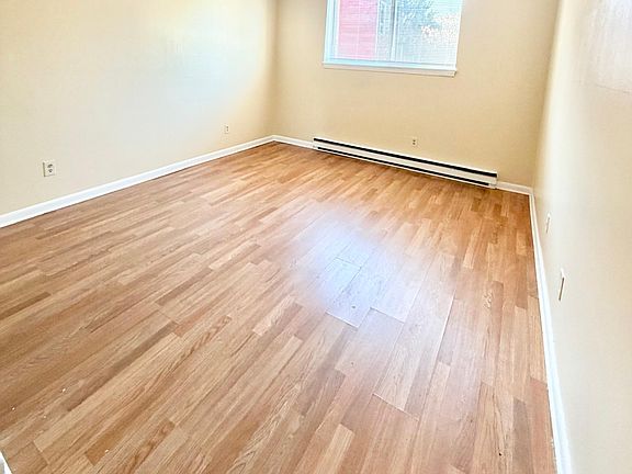 5th image of 104 Lexington Ave APT C
