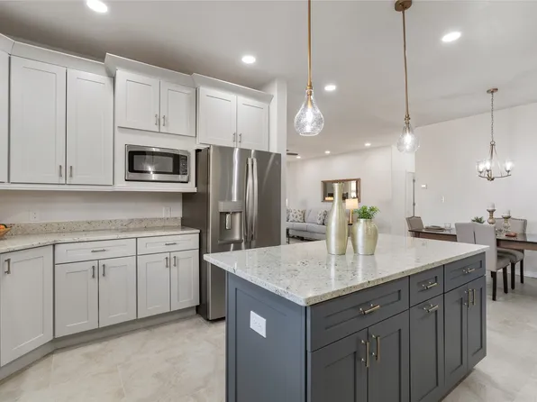 220 Grand Canyon Dr, White Rock, NM 87547