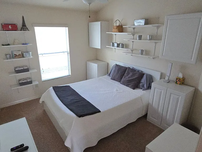 2280 Biscayne Ave — Photo 6