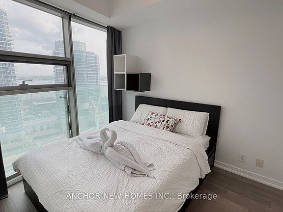 5th image of 12 York St #1703