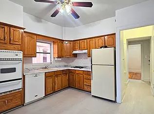 24-42 33rd St #1F, Astoria, NY 11102