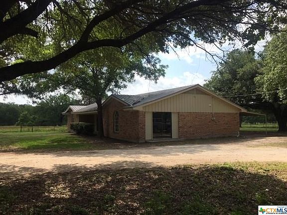 5th image of 301 River Oaks Dr
