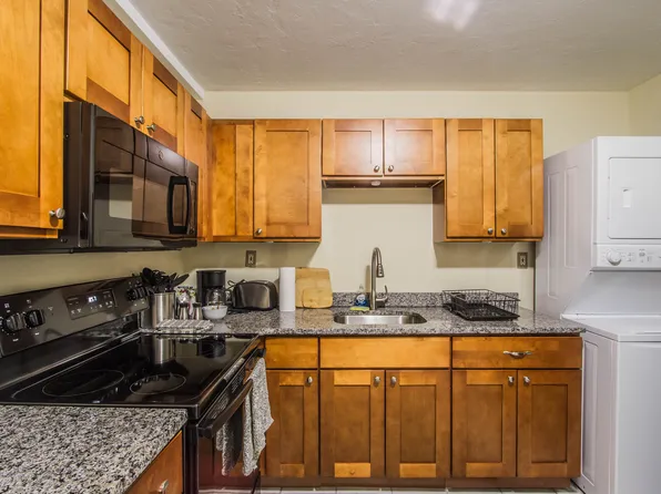 8 Seward St, Worcester, MA