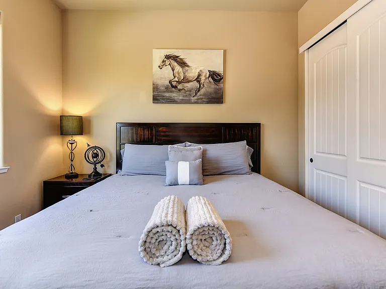 1410 W Colonial Pkwy — Photo 11