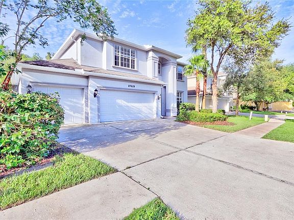 3rd image of 27629 Kirkwood Cir