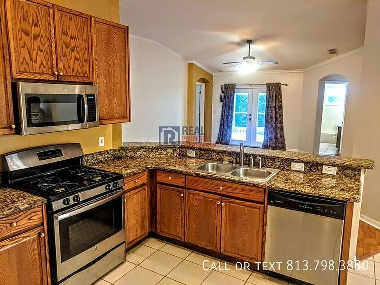 10128 Heather Sound Dr — Photo 4