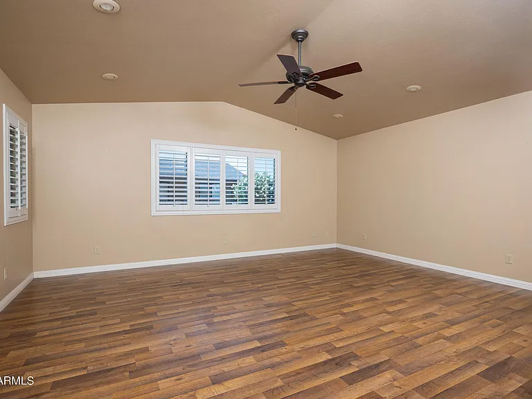 4613 E Escondido Ave — Photo 5