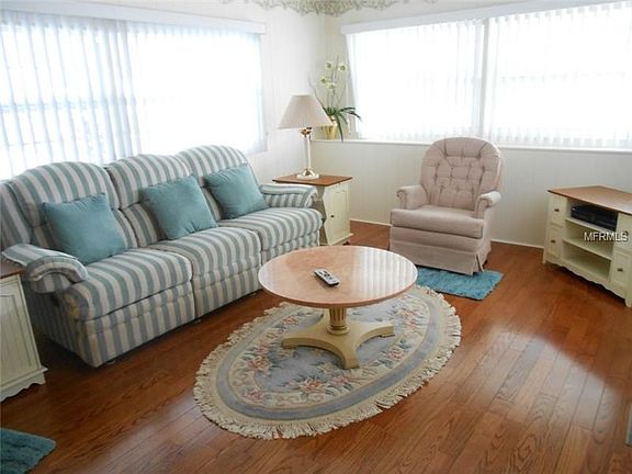 3rd image of 464 Marina Ln