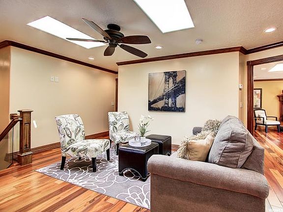 3rd image of 2968 E Pineview Dr