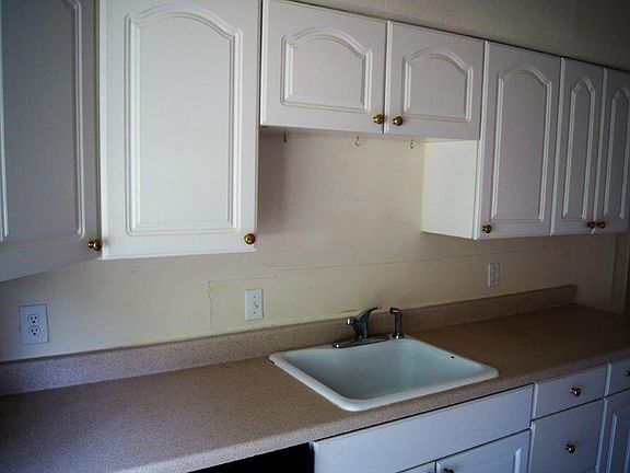 5th image of 1324 Willis Ln