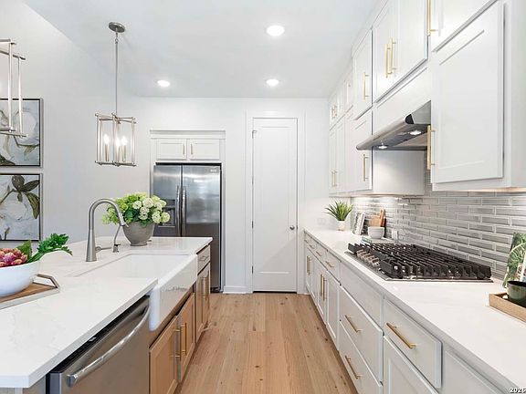 7th image of this home