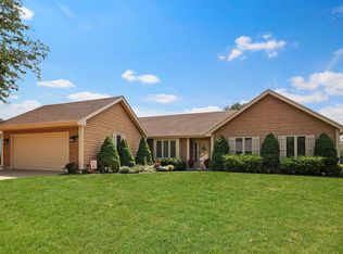 3201 W Lorient Dr, McHenry, IL 60050