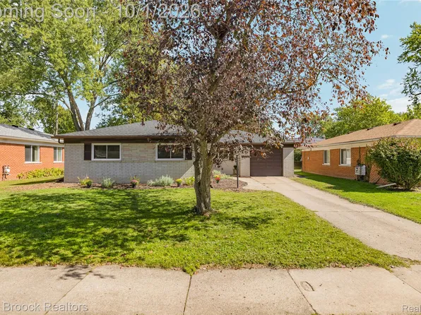 23244 Tuck Rd, Farmington Hills, MI 48336