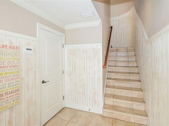 4th image of 5917 Anchorage Way S