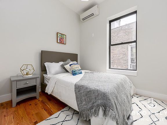 3rd image of 1671 Lincoln Pl APT 2