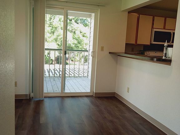 4th image of 1111-1207 Creekwood Ct SE #145