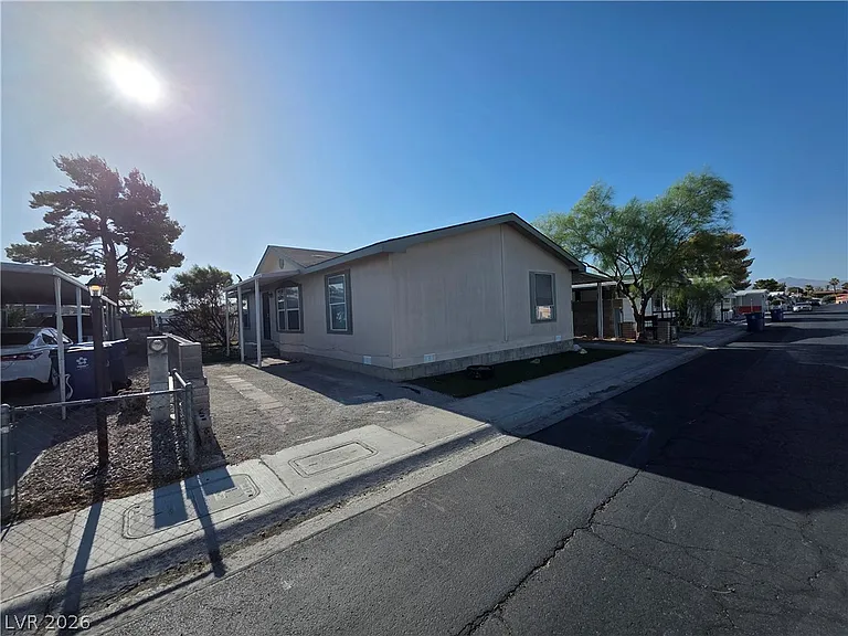 3560 Estes Park Dr — Photo 3