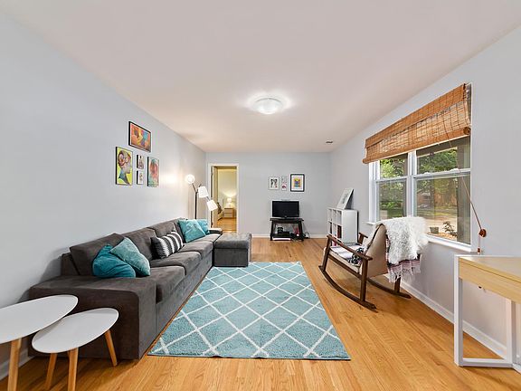 4th image of 111 Preston Dr