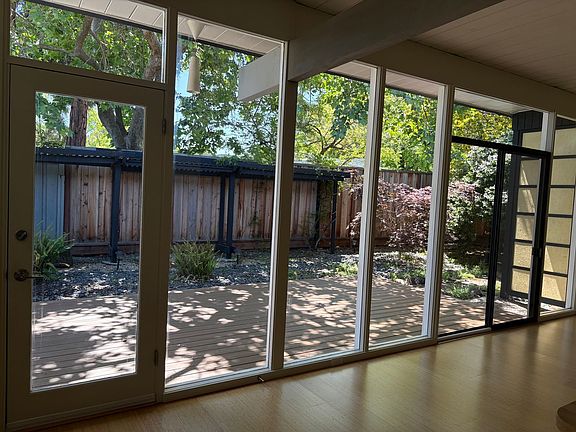 5th image of 14 Roosevelt Cir