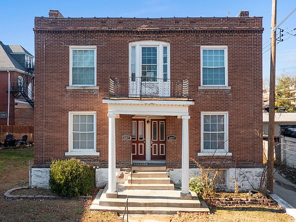 4th image of 2215-2217 Klemm St #2215