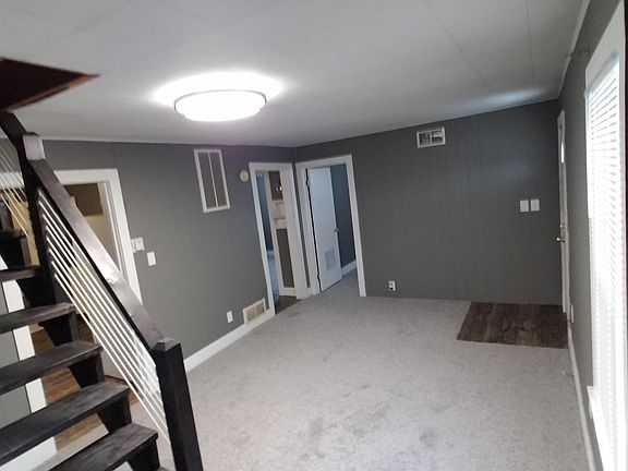 4th image of 703 W Hildreth St