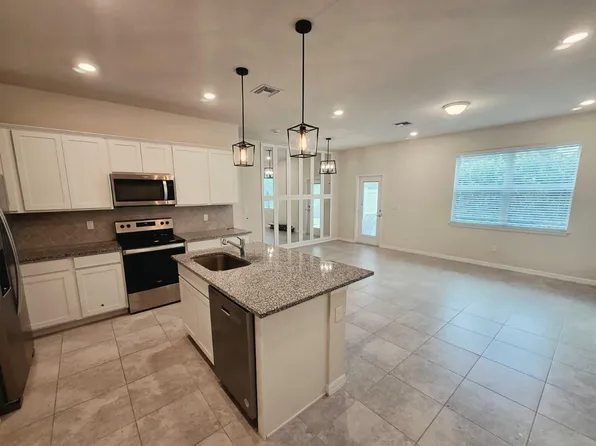 3213 Watercress Dr, Lauderdale Lakes, FL 33311