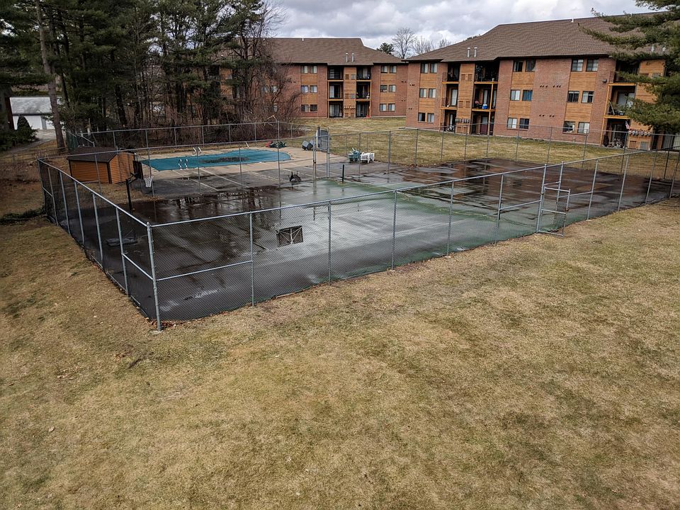 1st image of 1936 Blackstone Dr #36